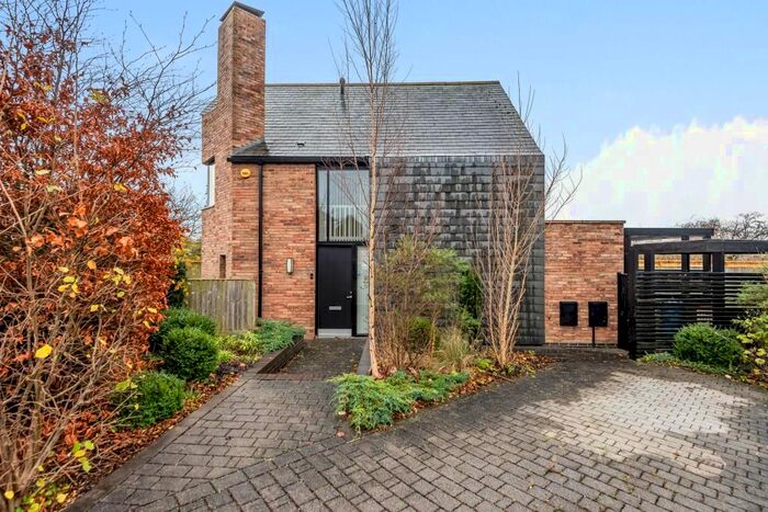 4 Bedroom Detached House To Rent In York Road, Headington OX3