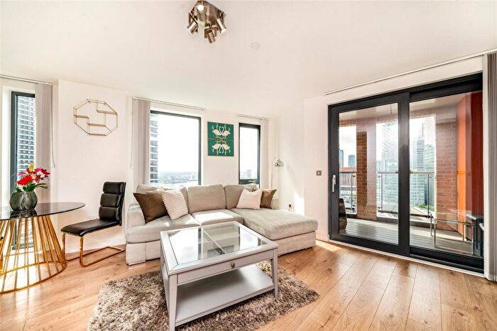 1 Bedroom Apartment To Rent In Williamsburg Plaza, London, E14