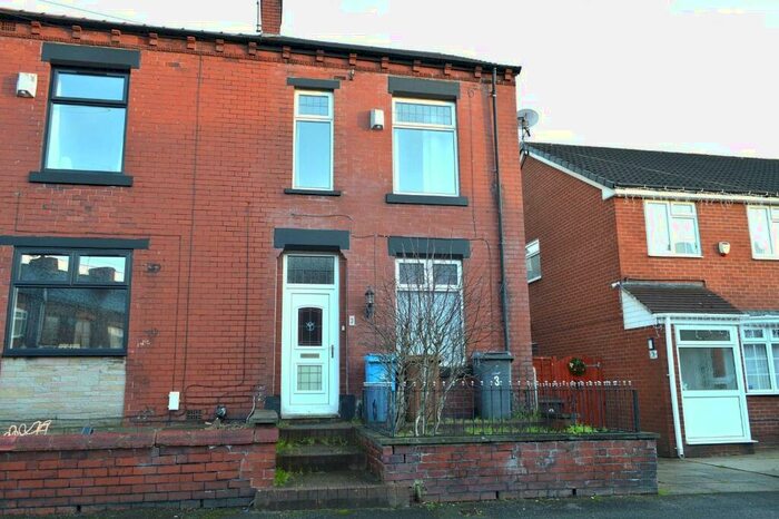 3 Bedroom House To Rent In Brooklands Avenue, Chadderton, Oldham, OL9