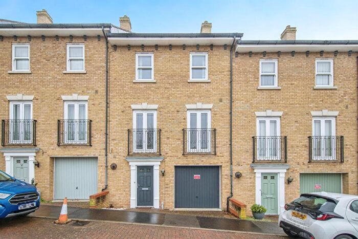 3 Bedroom Town House For Sale In Engineers Square, Colchester, CO4