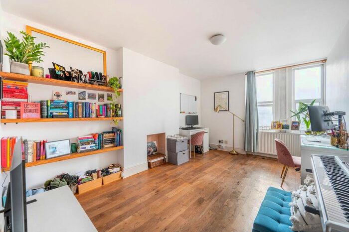 1 Bedroom Flat To Rent In North Pole Road, North Kensington, London, W10