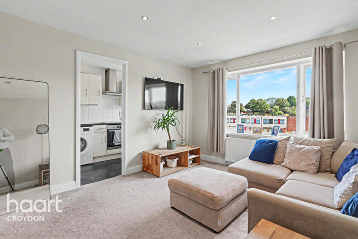 1 Bedroom Block Of Apartments For Sale In Pixton Way, Croydon, CR0