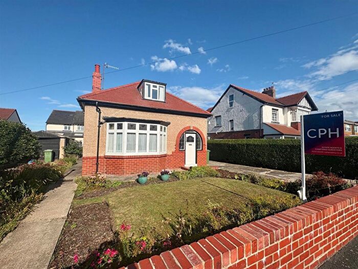 3 Bedroom Property For Sale In Newlands Avenue, Scarborough, YO12