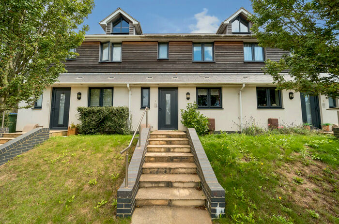 2 Bedroom Terraced House To Rent In Shripney Road, PO22