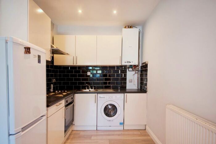 2 Bedroom Apartment To Rent In High Road, Tottenham, London, N17
