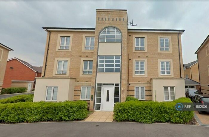 2 Bedroom Flat To Rent In Fisher Place, Slough, SL3