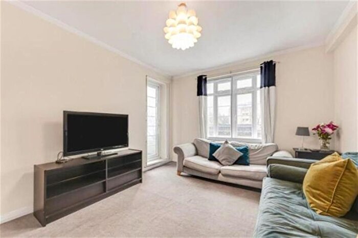 4 Bedroom Flat To Rent In Brook Lodge, North Circular Road, Golders Green, NW11