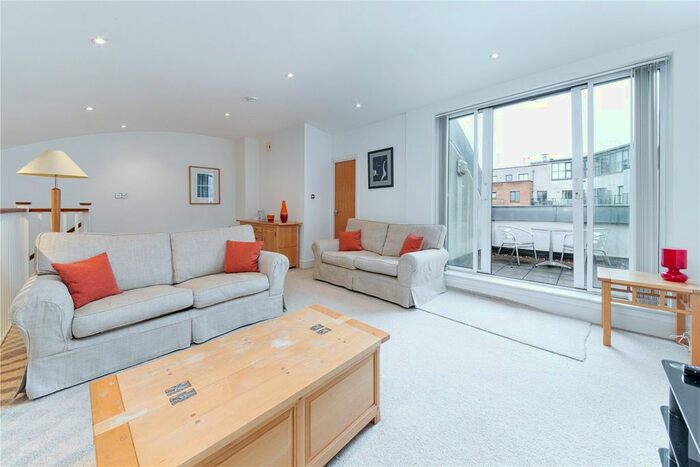 2 Bedroom Flat To Rent In Angel Southside, Owen Street, London, EC1V