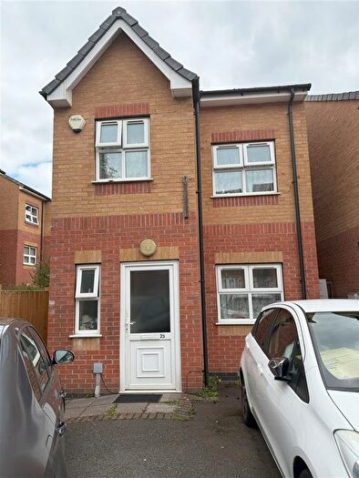 Detached House For Sale In Farm End Close, West Bromwich, B71