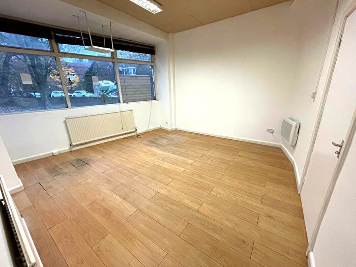 1 Bedroom Flat To Rent In Larkhall Lane, London, SW4