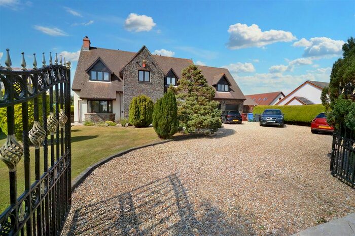 6 Bedroom Detached House For Sale In Brickhurst Park, Johnston, Haverfordwest, SA62