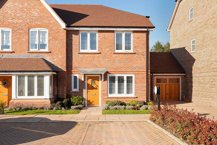 3 Bedroom End Of Terrace House For Sale In Lorimer Avenue, Cranleigh, GU6