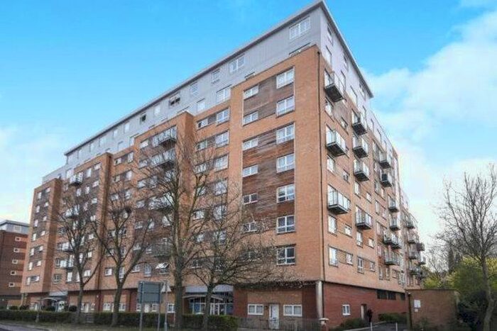 2 Bedroom Flat To Rent In Cherrydown East, Basildon SS16