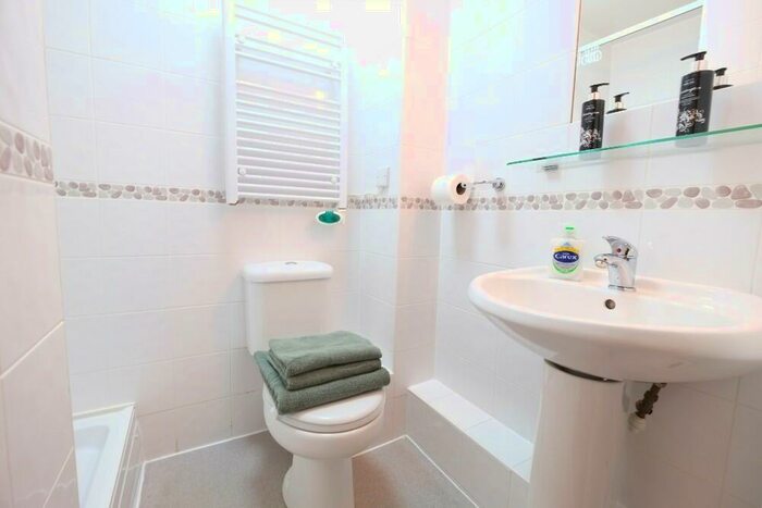 5 Bedroom Apartment To Rent In Douglas Street, Stirling, FK8