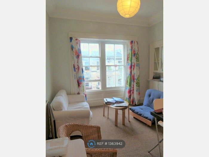 3 Bedroom Flat To Rent In Montague Street, Edinburgh, EH8