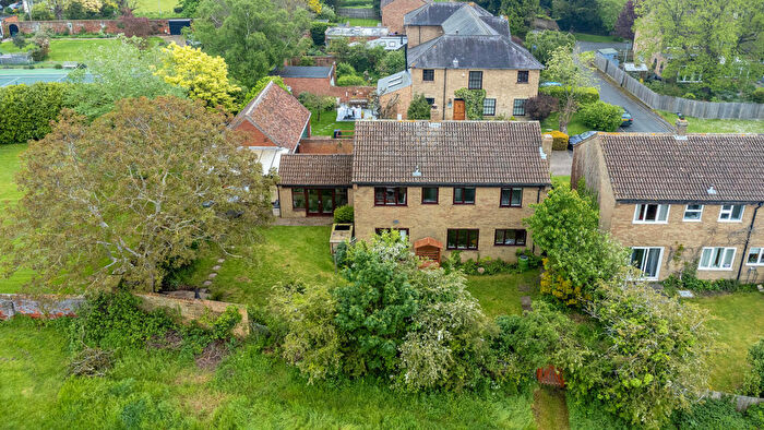 4 Bedroom Detached House For Sale In Woodlands Close Cople, Bedford, MK44