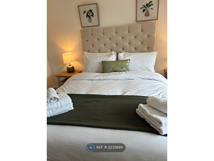 2 Bedroom Flat To Rent In Smithhills Street, Paisley, PA1