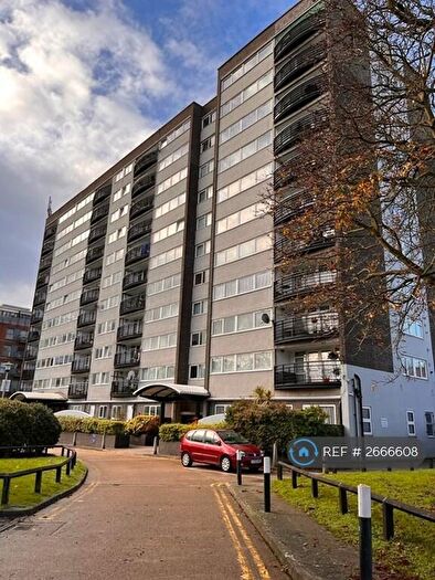 2 Bedroom Flat To Rent In Greenwich Heights, London, SE18
