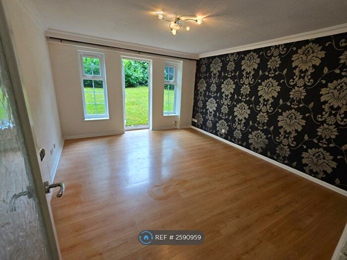 2 Bedroom Flat To Rent In Westcote Road, Reading, RG30
