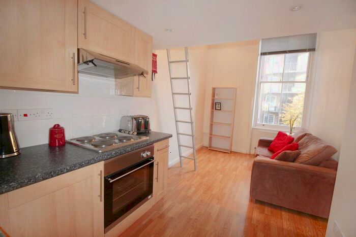 1 Bedroom Flat To Rent In Palace Court, Notting Hill / Bayswater, W2