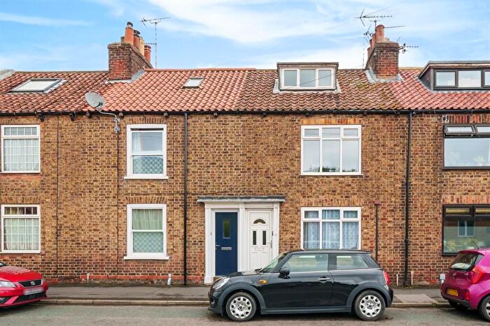 3 Bedroom Terraced House For Sale In St Johns Road, Driffield, YO25