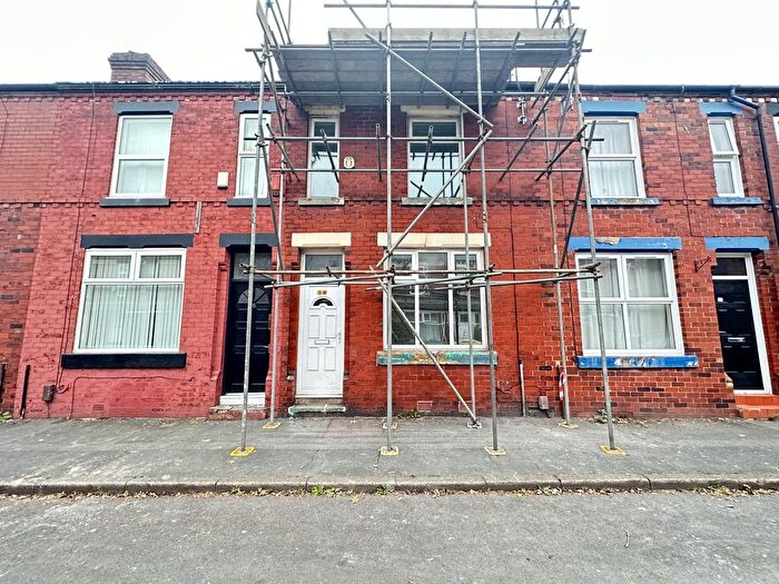 3 Bedroom Terraced House To Rent In Longford Street, Manchester, M18