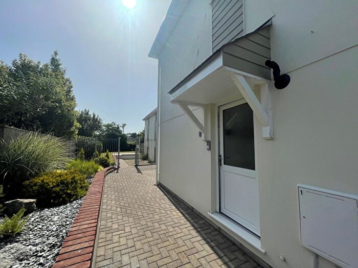 2 Bedroom Flat To Rent In The Laurels, Truro, TR1