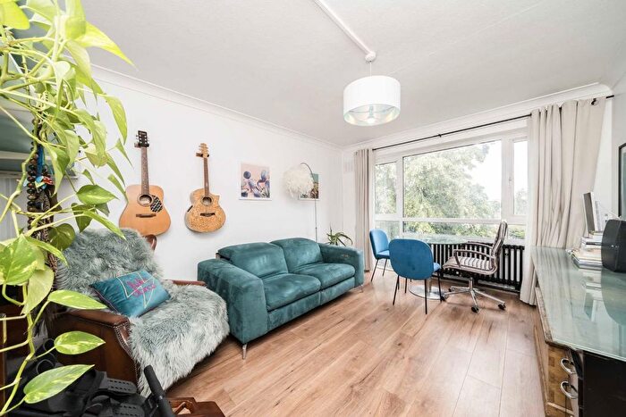 1 Bedroom Flat To Rent In Cremorne Estate, London, SW10