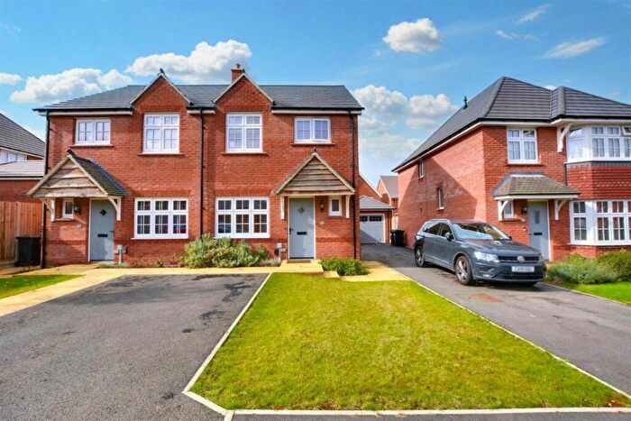 3 Bedroom Semi-Detached House To Rent In Cooper Close, Castle Donington, DE74