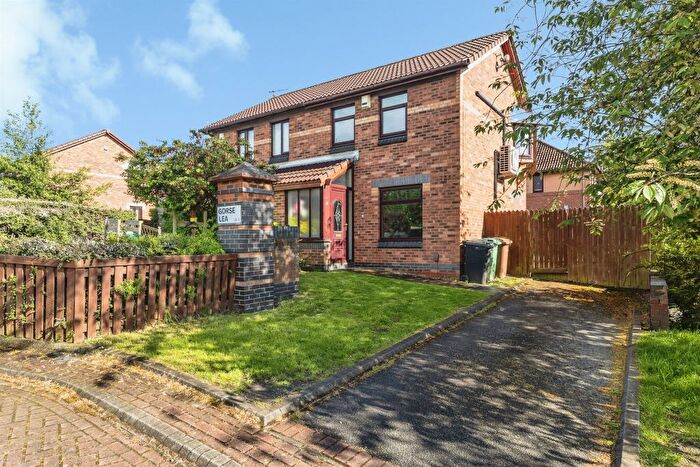 2 Bedroom Semi-detached House For Sale In Gorse Lea, Leeds, LS10