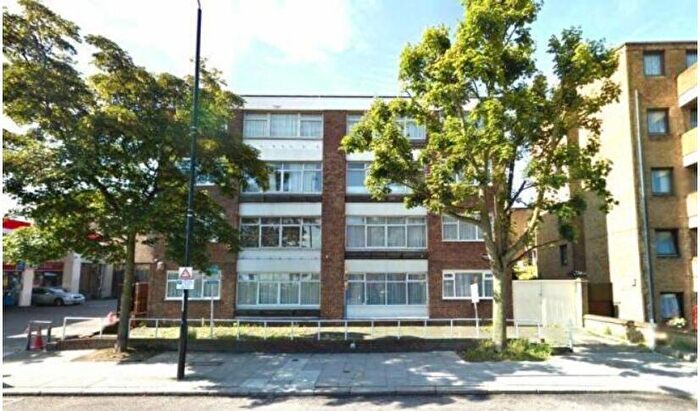 2 Bedroom Flat To Rent In Riverdale House, Plumstead High Street, SE18