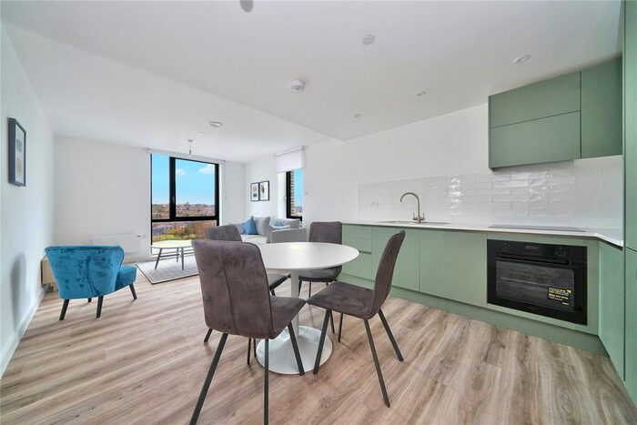 2 Bedroom Flat To Rent In Viva Court, Kimpton Road, Luton, LU2