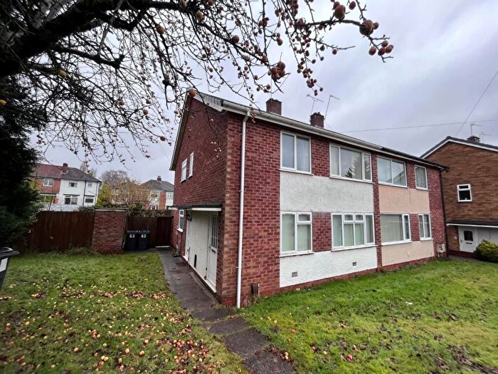 2 Bedroom Maisonette To Rent In Burnside Way, Birmingham, B31