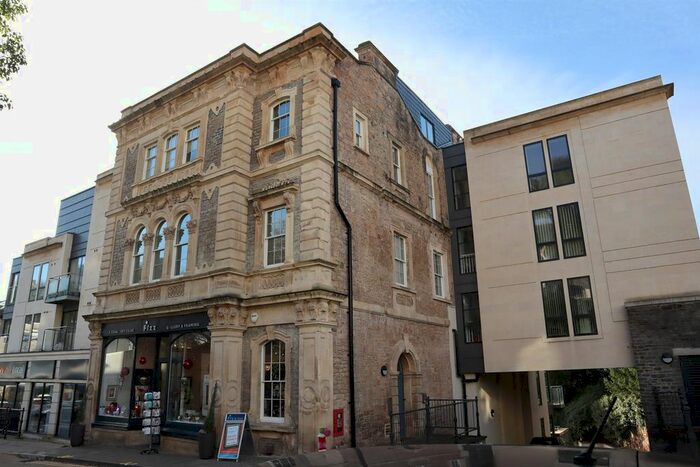 2 Bedroom Flat To Rent In Hill Road, Clevedon, BS21