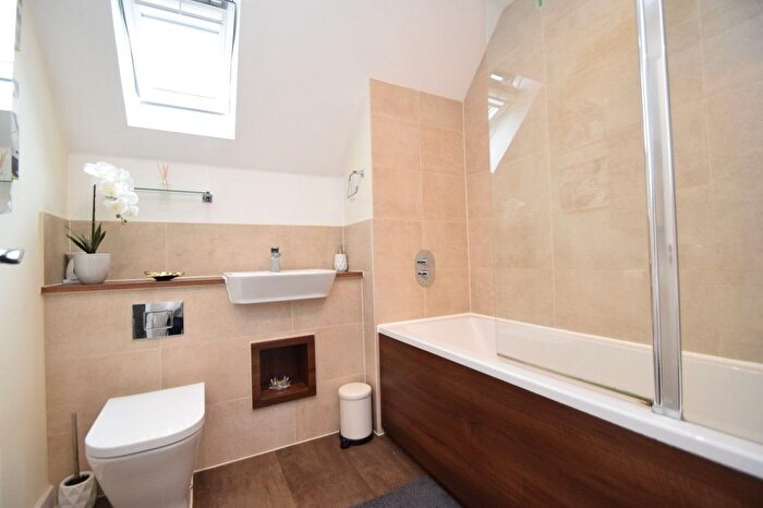 2 Bedroom Flat For Sale In Pilots View, Chatham, ME4