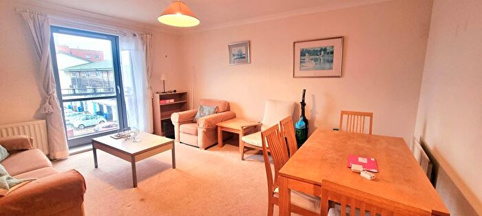 2 Bedroom Flat To Rent In Marine Parade, Dundee, DD1