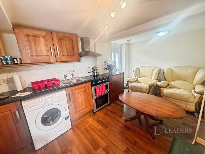 1 Bedroom Flat To Rent In High Street, Tonbridge, Kent, TN9