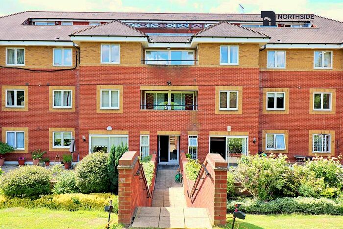 2 Bedroom Flat To Rent In Regents Park Road, London, N3