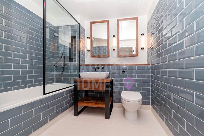 2 Bedroom Apartment To Rent In Merino Gardens, London, E1W