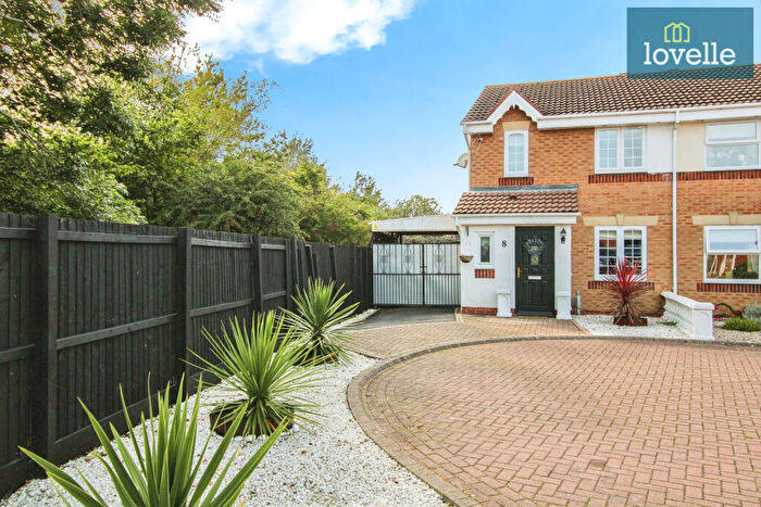 3 Bedroom Semi-Detached House For Sale In Bloomsbury Gardens, Scartho Top, Grimsby, DN33