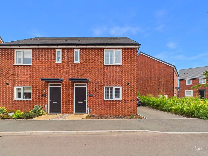 3 Bedroom Semi-Detached House To Rent In Swallow Drive, Branston, DE14