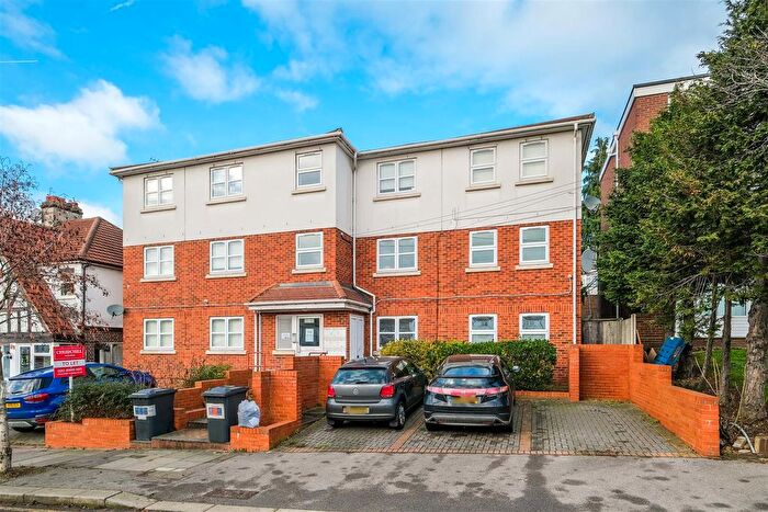 1 Bedroom Flat To Rent In Wanstead Lane, Ilford, IG1