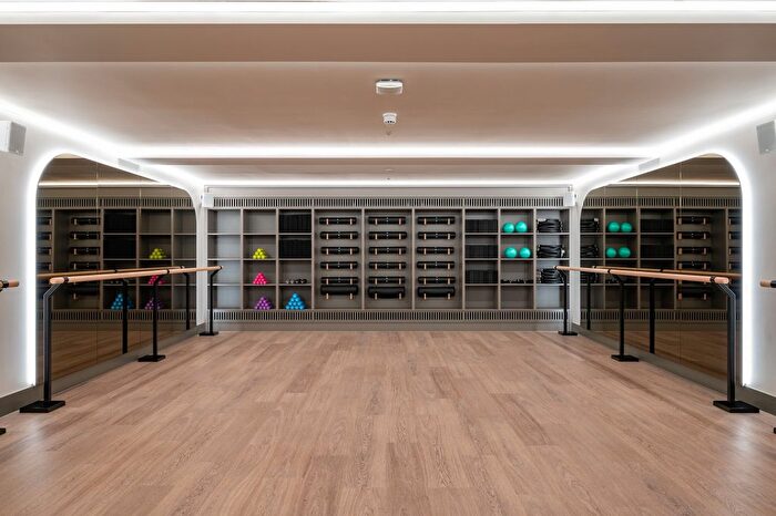 1 Bedroom Flat To Rent In Howard House Dolphin Square, Chichester Street, London, SW1V