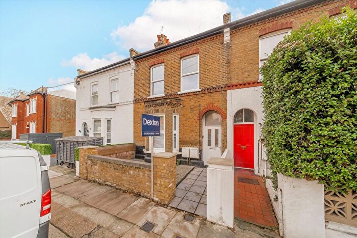 2 Bedroom Flat For Sale In Smallwood Road, Tooting, SW17