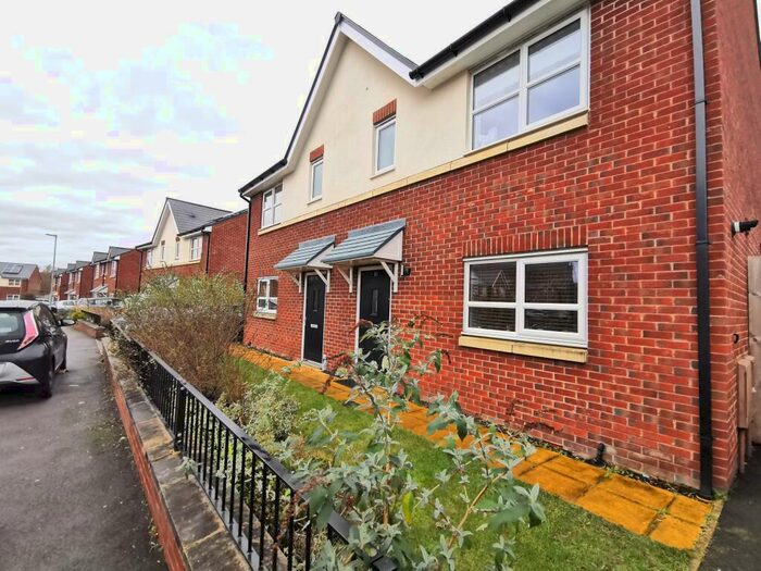 3 Bedroom House To Rent In Gabriel Close, M12