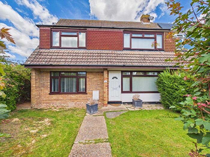 4 Bedroom Semi Detached House For Sale In Weavers Way, Ashford, TN23