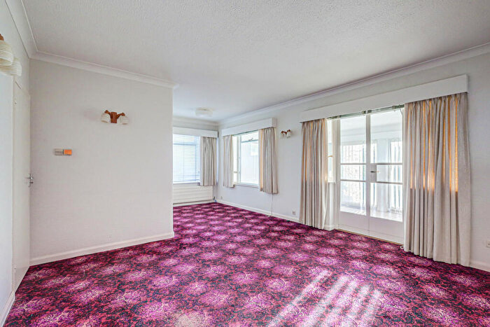 2 Bedroom Detached Bungalow For Sale In St. Johns Road, Benfleet, SS7