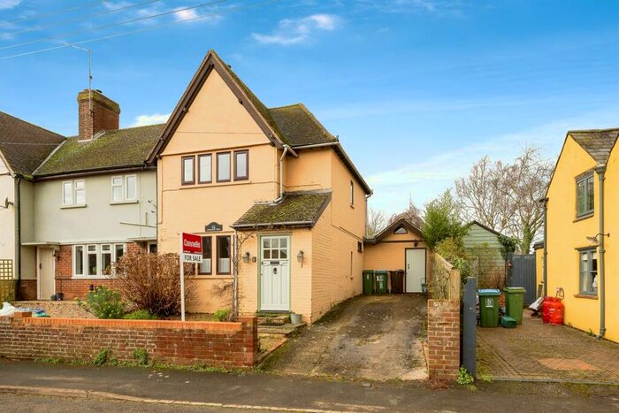 3 Bedroom End Of Terrace House For Sale In Main Street, Preston Bissett, Buckingham, MK18