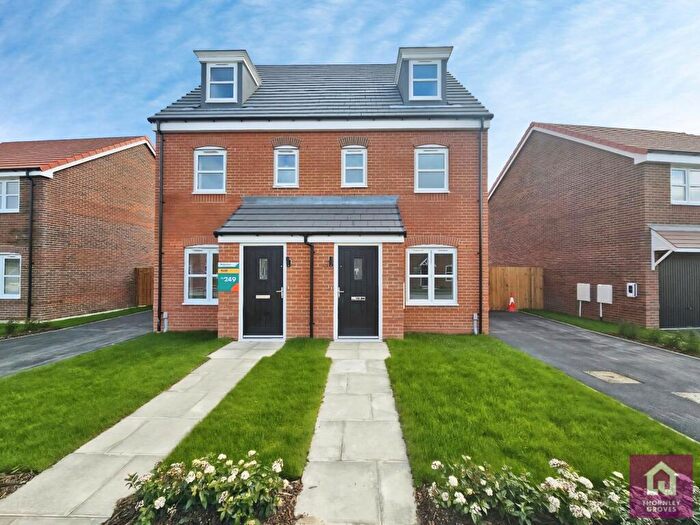 3 Bedroom Semi Detached House To Rent In Oak Road, Deeside, Flintshire, CH5