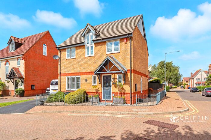 4 Bedroom Detached House For Sale In Juniper Drive, South Ockendon, RM15